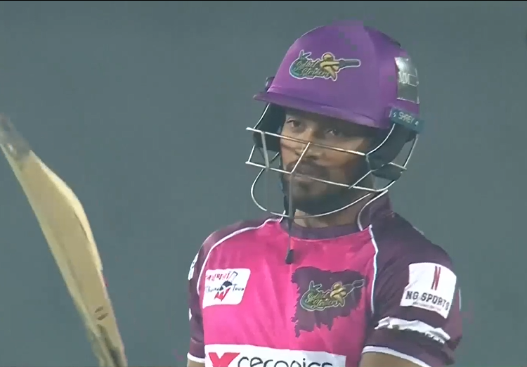 Najmul Shanto's 57 off 39 gives a solid start to Strikers