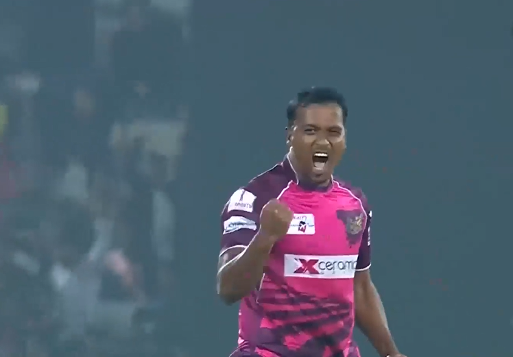 Rubel Hossain's four-wicket haul threatens Tigers