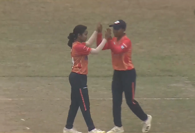 Riders knockout Titans by two wickets to reach finale