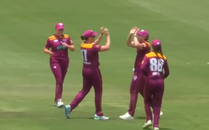 Queensland Fire trounce by four wickets, end Victoria's winning streak