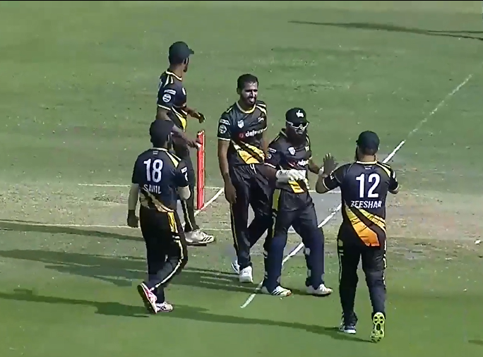 Darsait Titans clinch opener as they stun Azaiba XI by seven wickets