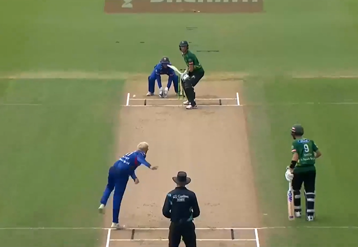 MADNESS! Will Young hammers 67 off 27