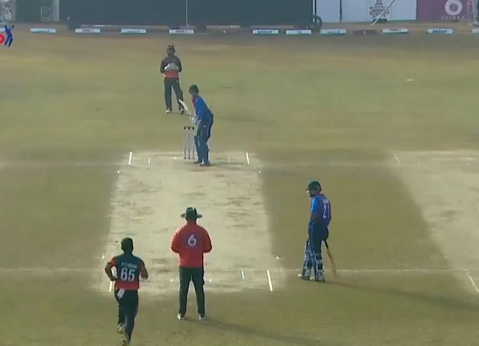 Jitendra Mukhiya puts on a show with his 3-fer