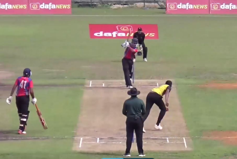 Thilina Chamoth's 3-fer puts Outlanders on the backfoot