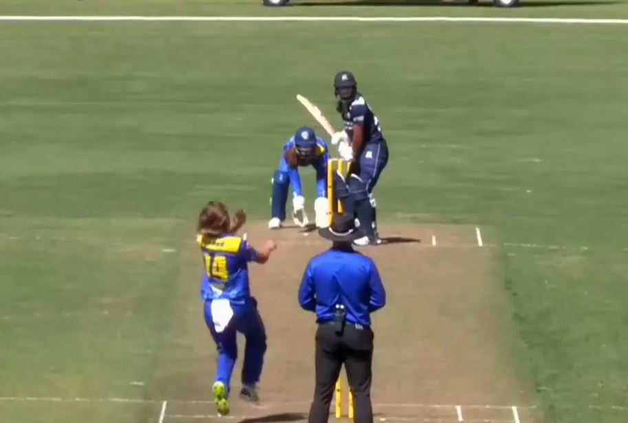 Tess Flintoff's resilient 58 helps Victoria reach 229