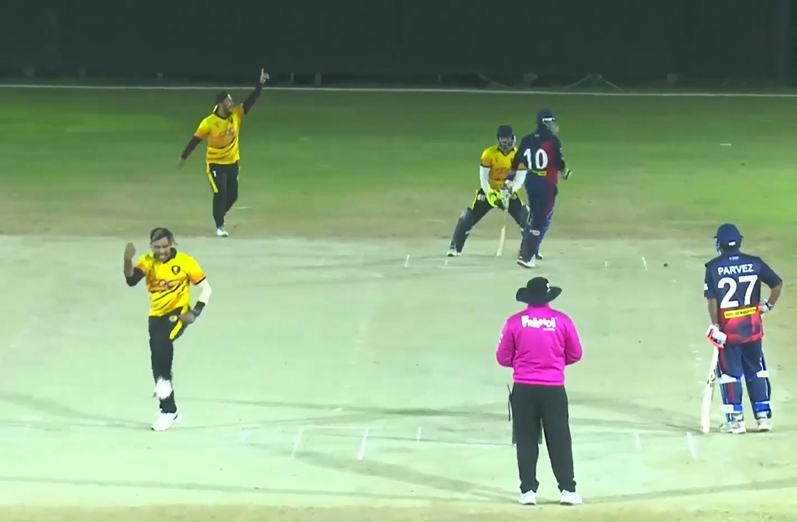 4 for 14 in 3 overs! Hemantha Randimal enjoys a day out