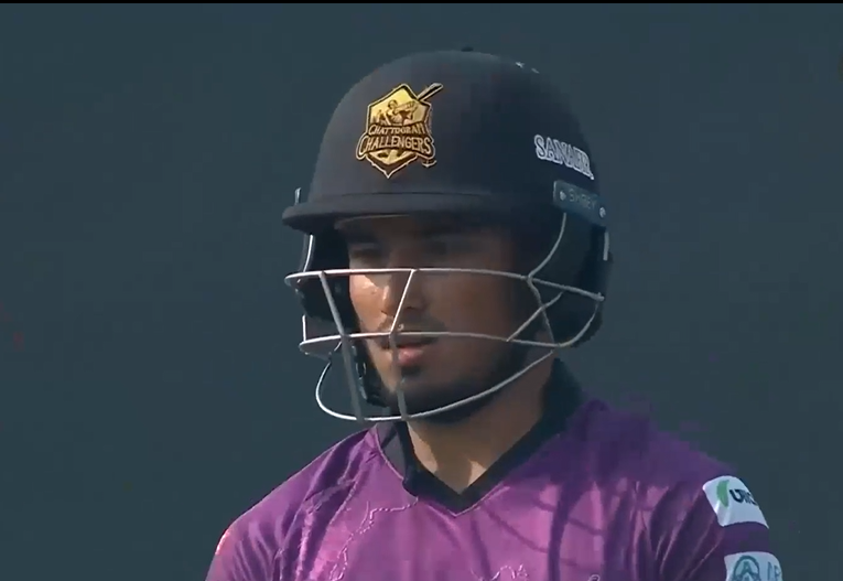 6 fours, 2 sixes! Afif Hossain's 66 boosts Challengers' total