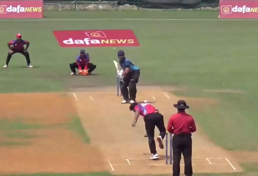 3 Fours, 4 Sixes! Ajeb Khan plays a quickfire cameo of 51