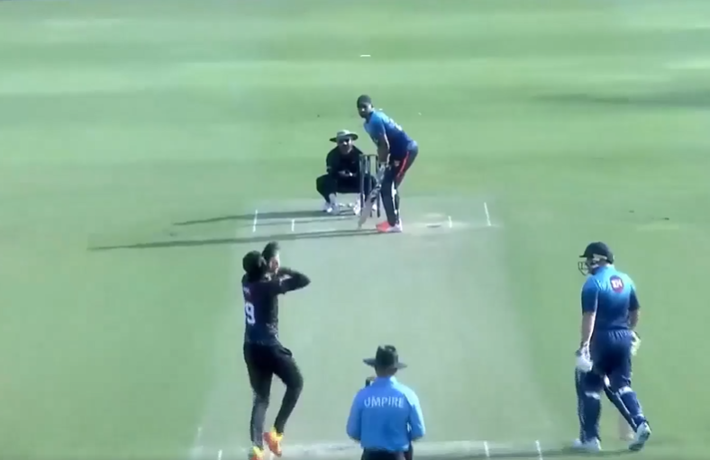 3-fer! Muhammad Akram mangles International Warriors