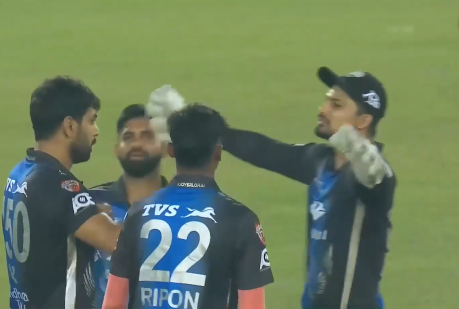 Riders outdo Challengers by 7 wickets to move to top 2 spot