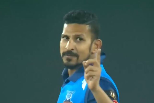 Nasir Hossain spins his web with a 4-fer