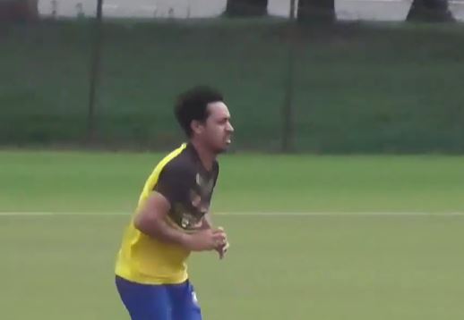 Sulaiman Ali puts on a show with his 4-fer