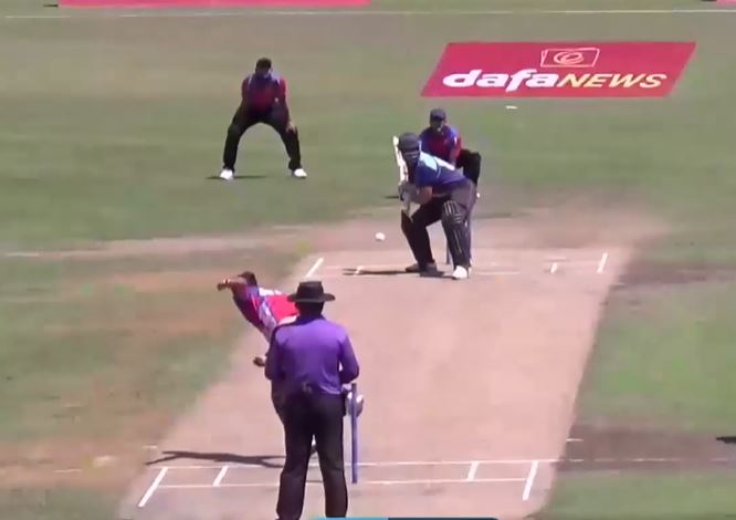 55 off 33! Ajeb Khan gives brisk start to UKM