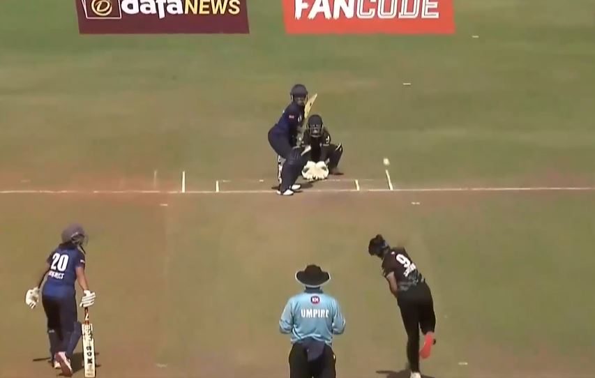 Surbhi Chauhan's 3-fer restricts Believers to 89