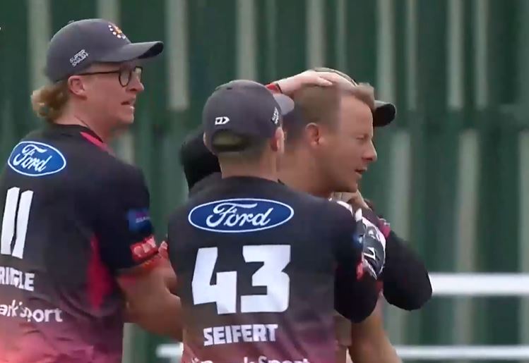Northern Districts beat Otago Volts to seal a berth in the Finals