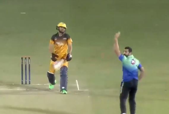 Zeeshan Butt's 4-fer restricts Karwan CC to 127