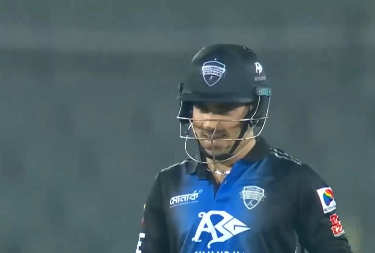 46 off 30! Gurbaz's knock wins it for Riders