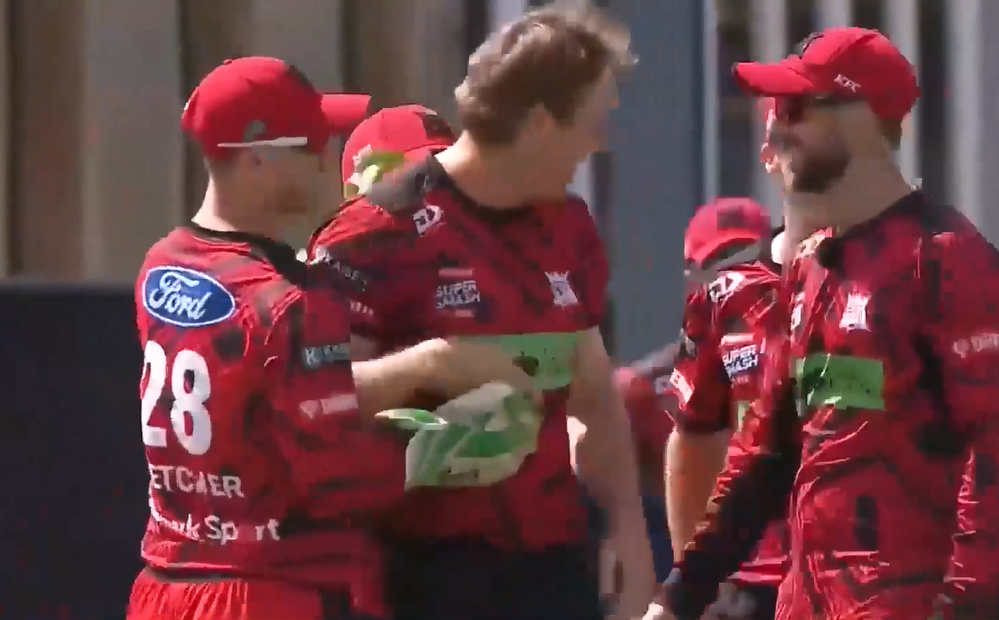 Canterbury reach finale as they thump Otago by eight wickets