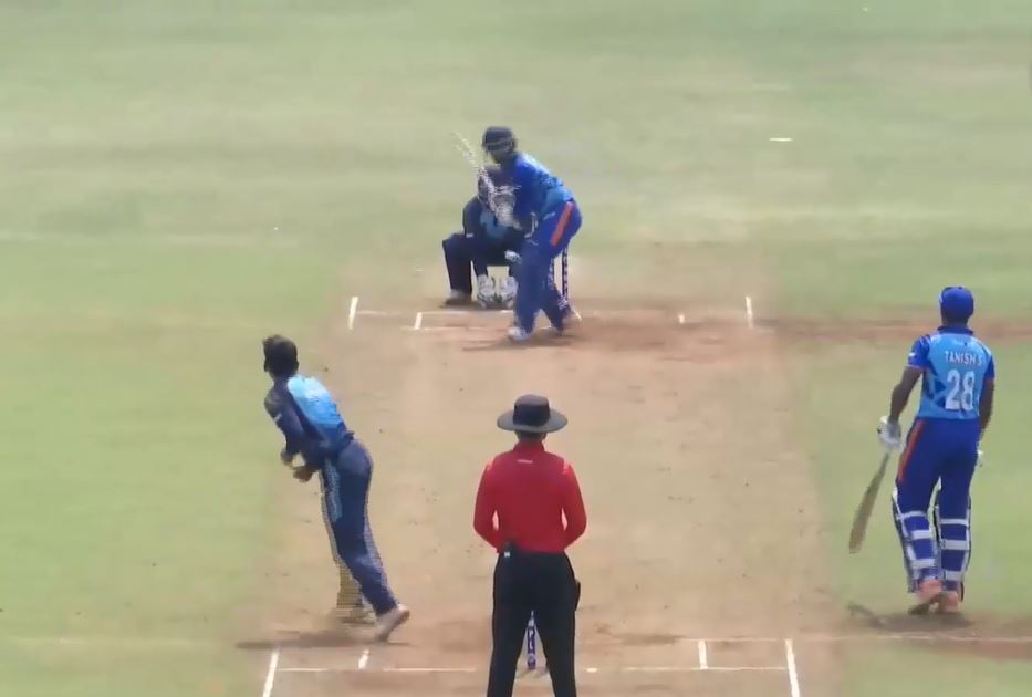 Abhishek Srivastava spins his web with a 3-fer