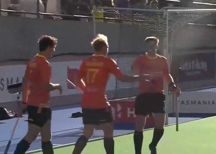 Flawless Australia crush Argentina 3-0