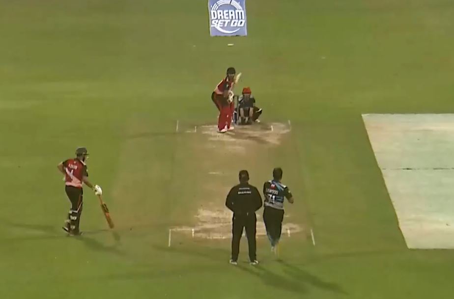 Dawood Ijaz spins his web with 3/5