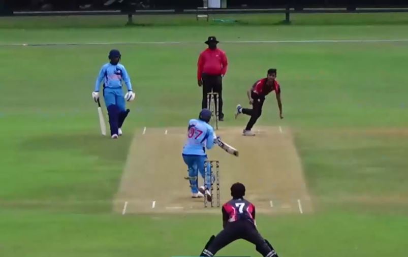 3-fer! Amir Khan's malignant spell