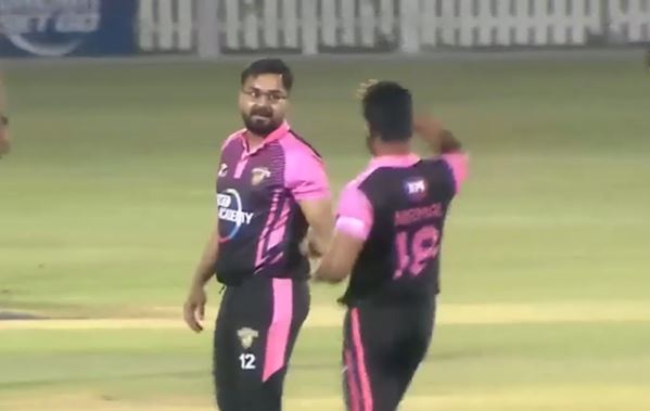 4 for 33! Mohit Raghav dents First Abu Dhabi Bank