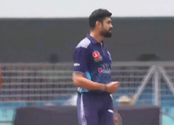 Akash Parkar's 4-fer wrecks havoc against Vashi