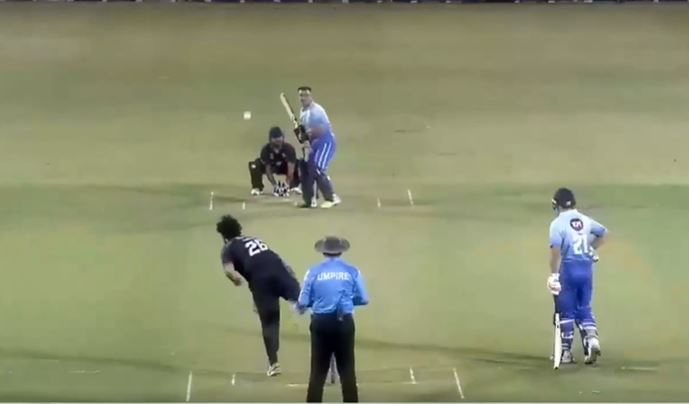 4 for 24! Satej Salvi's spell goes fruitless