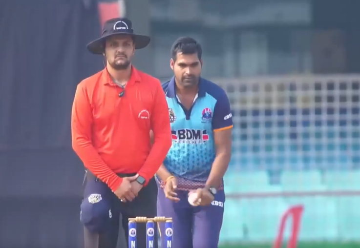 3-fer! Ajay Mishra gets the better of Kalyan's batters