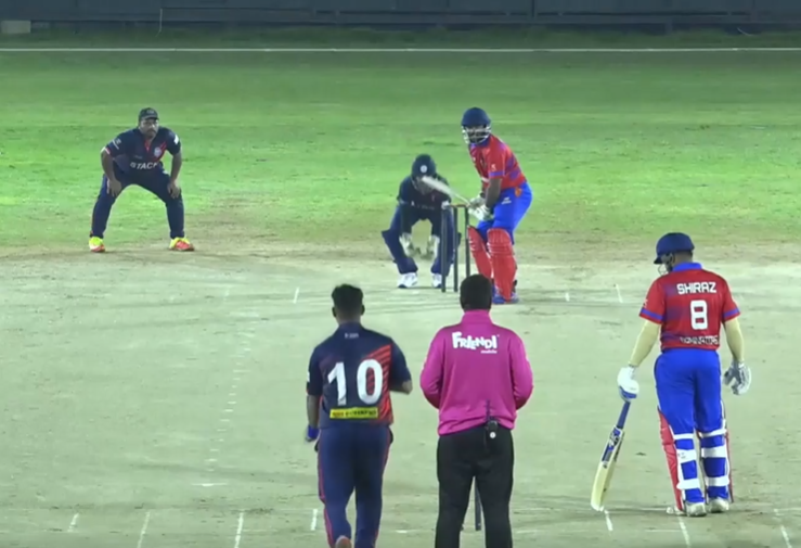 Khaliq Ansari spins his web with a 3-fer