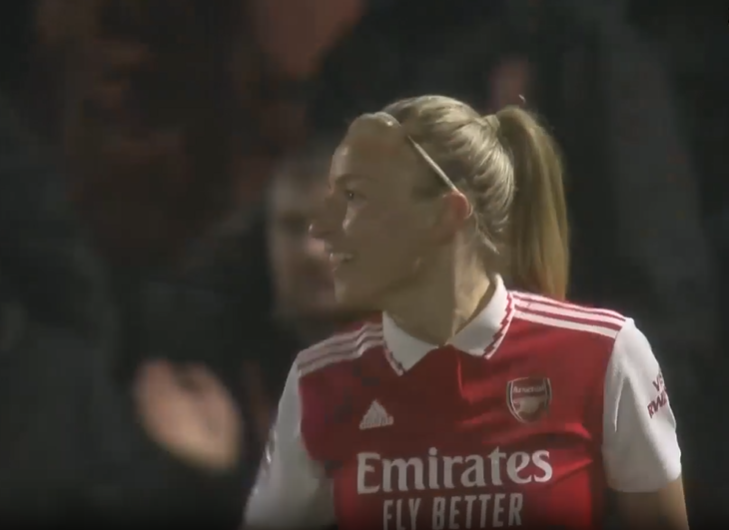 Arsenal thrash Reading 4-0 to confirm top-four hopes