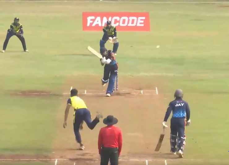3-fer! Atul Singh blows Ambernath to bits