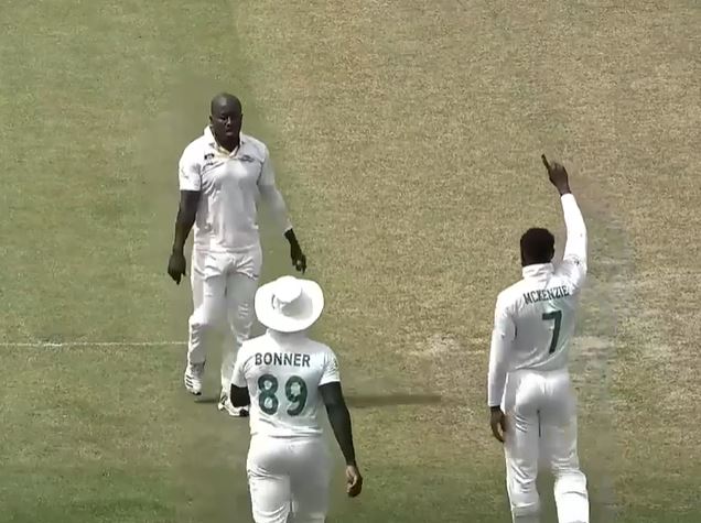 Green's fifer helps Scorpions bundle out Volcanoes for 217