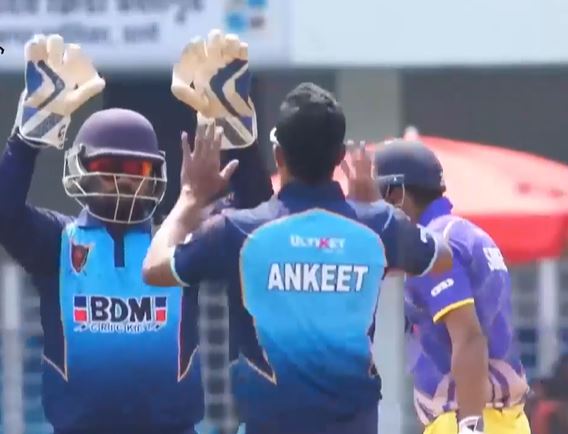 Ankit Chavan rattles Thane with his 3-fer