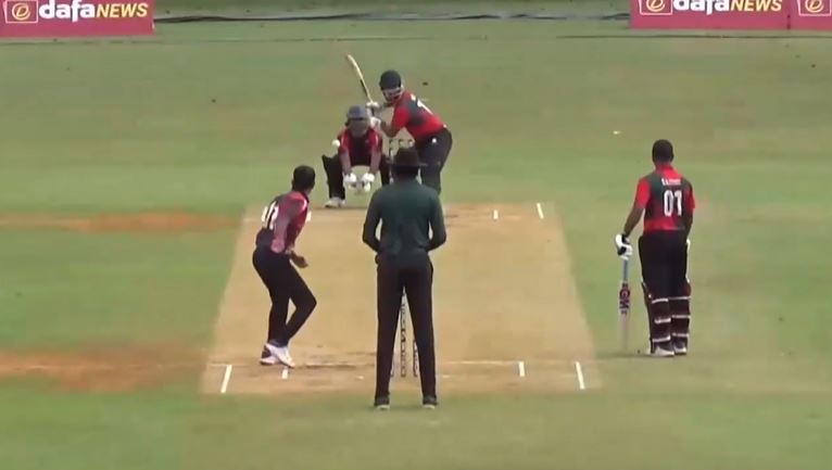 Shrikant Aundhkar spins his web with a 3-fer