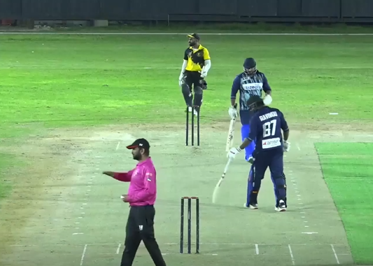 Kashif Sharif's electrifying 87 guides Desert Raiders to 209