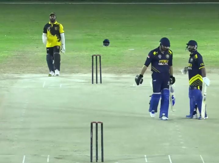 6 sixes! Shaik Mokhadder's lone battle