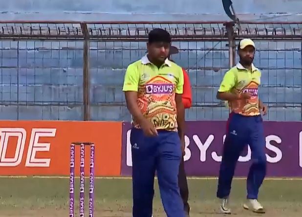 4-fer! Anirban Chakraborty puts on a show