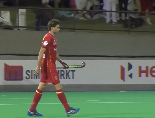 Mighty Spain drub Australia 4-2