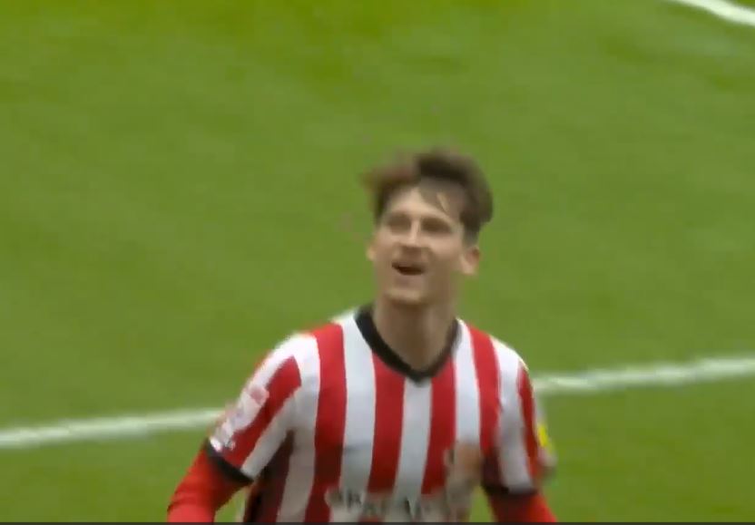 Thriller! Sunderland score a late winner to beat West Bromwich 2-1