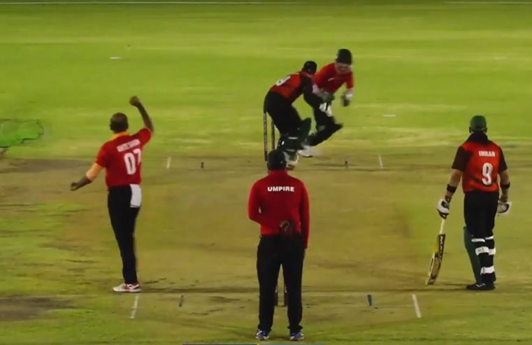 4 for 18! Ahtesham Hussain Syed restricts Arabian Knights