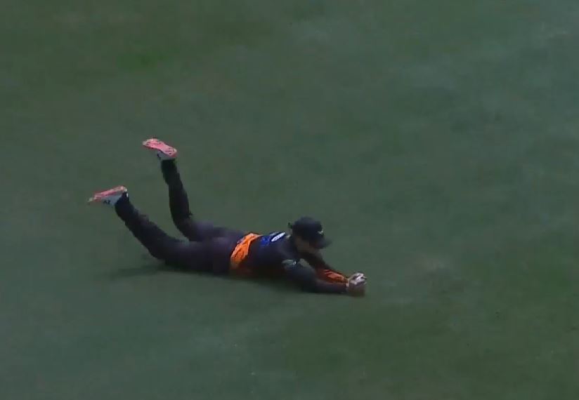 INCREDIBLE! Suzie Bates pulls off a screamer
