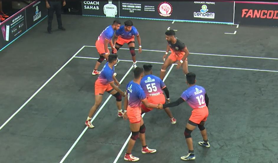 8 Successful Tackles! Aditya Powar quells Nashik