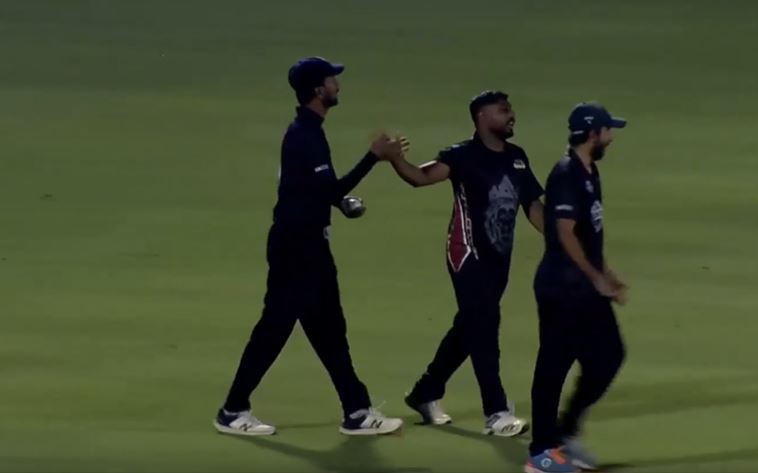 4 for 32! Izzat Ullah Khan punishes Valley Boys