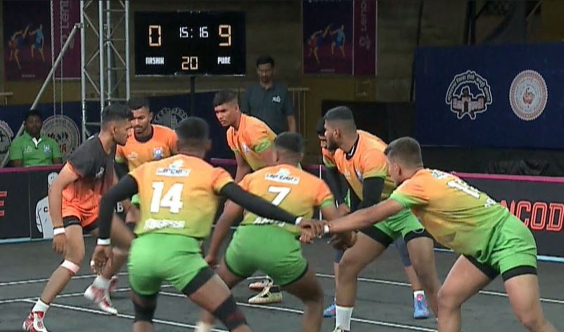 Ishwar Pathade counterpunches Pune