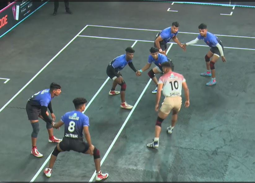 All-round Ahmednagar trounce Raigad 40-26