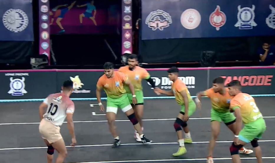 Spirited Ahmednagar overcome Pune with 43-22