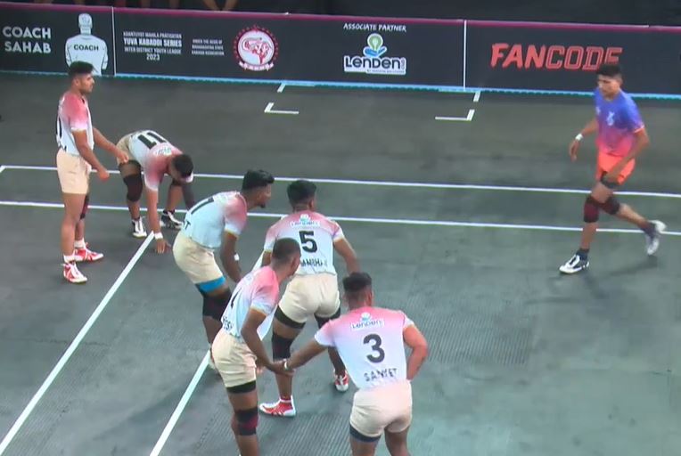 Ahmednagar District cruise past Kolhapur District 45-30