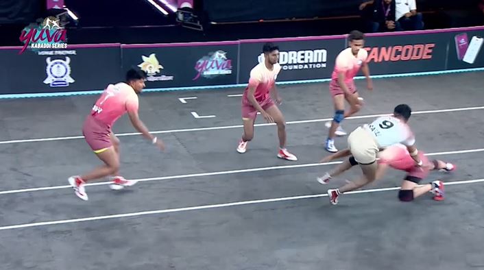 20 Raid points! Prafull Zaware wrecks havoc on Latur District